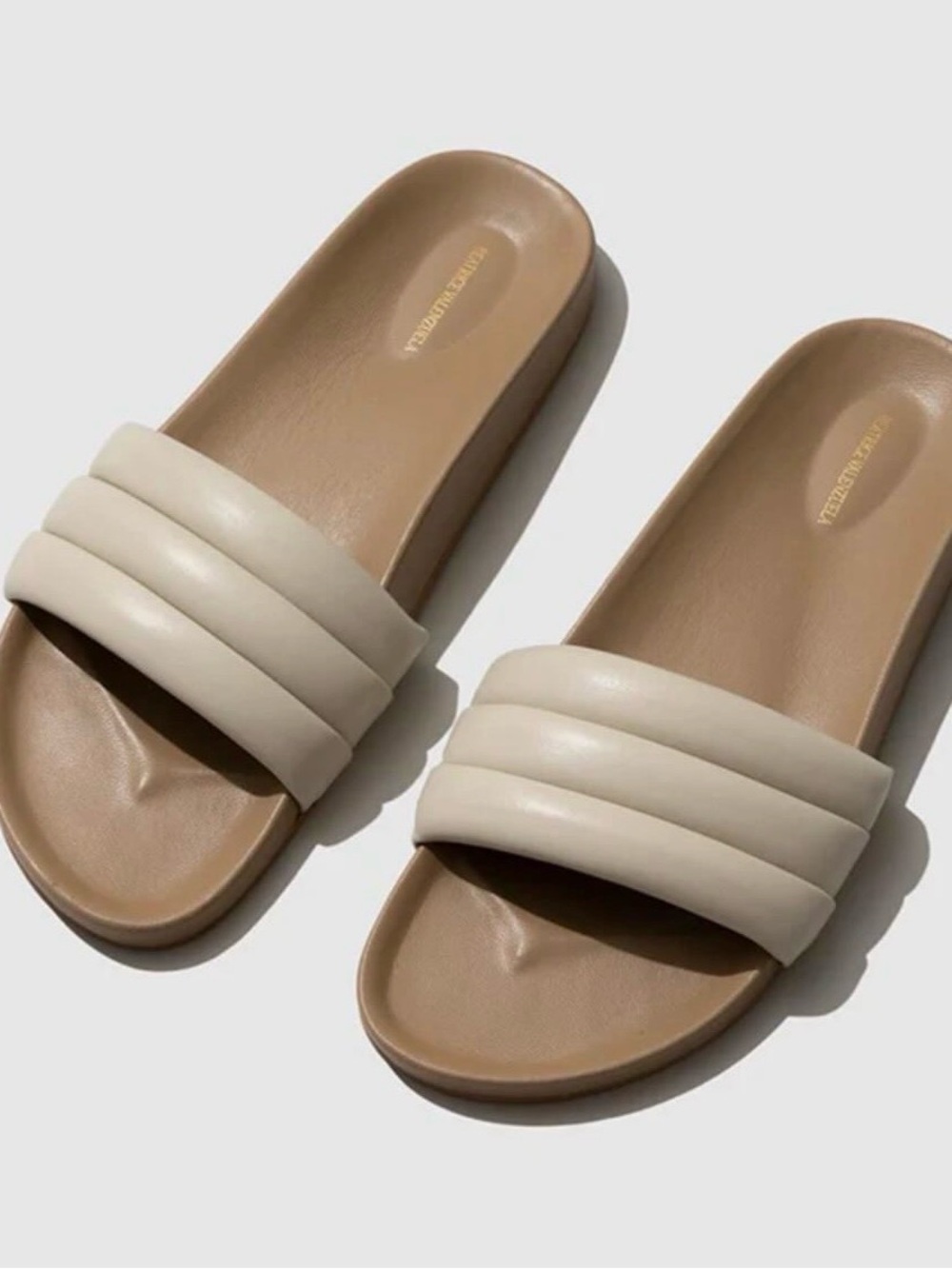 New in Box Beatrice Valenzuela Sandalia in Shell Women’s Size 10